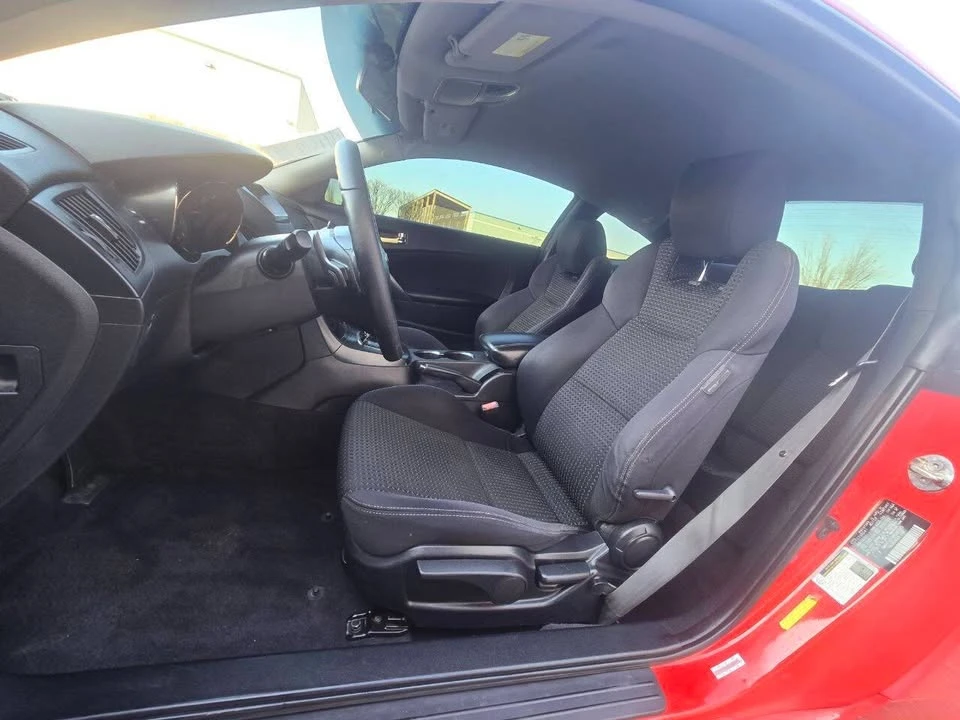 2011 Hyundai Genesis Coupe - Image 14 of 20
