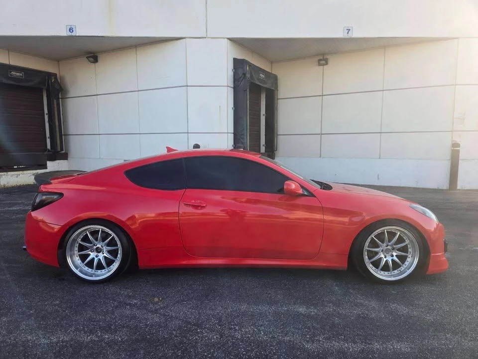 2011 Hyundai Genesis Coupe - Image 10 of 20