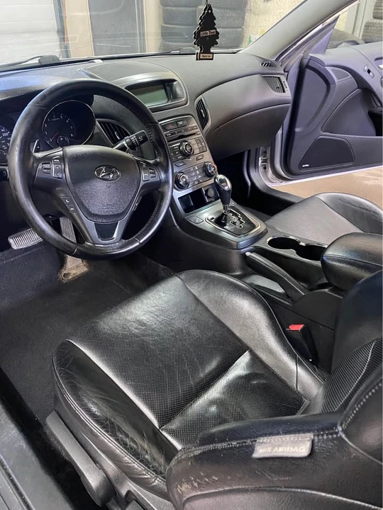 2011 Hyundai Genesis Coupe - Image 7 of 13