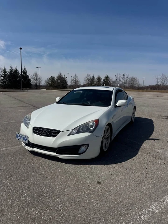 2011 Hyundai Genesis Coupe - Image 2 of 9