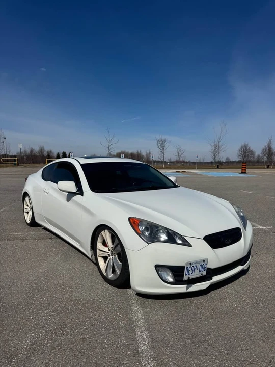 2011 Hyundai Genesis Coupe - Image 4 of 9