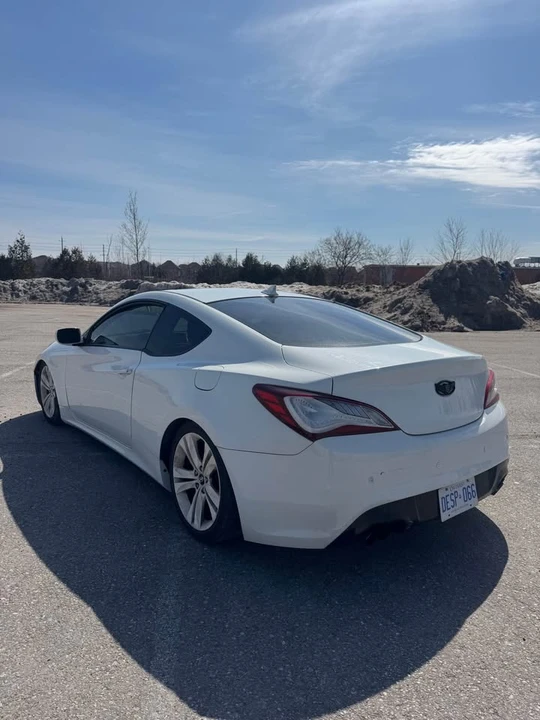 2011 Hyundai Genesis Coupe - Image 7 of 9