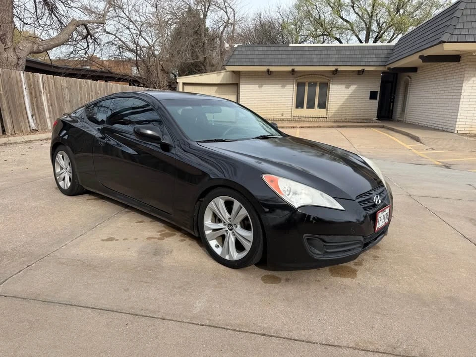 2011 Hyundai Genesis Coupe - Image 2 of 6