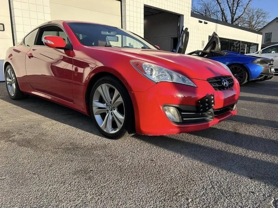 2011 Hyundai Genesis Coupe - Image 2 of 11