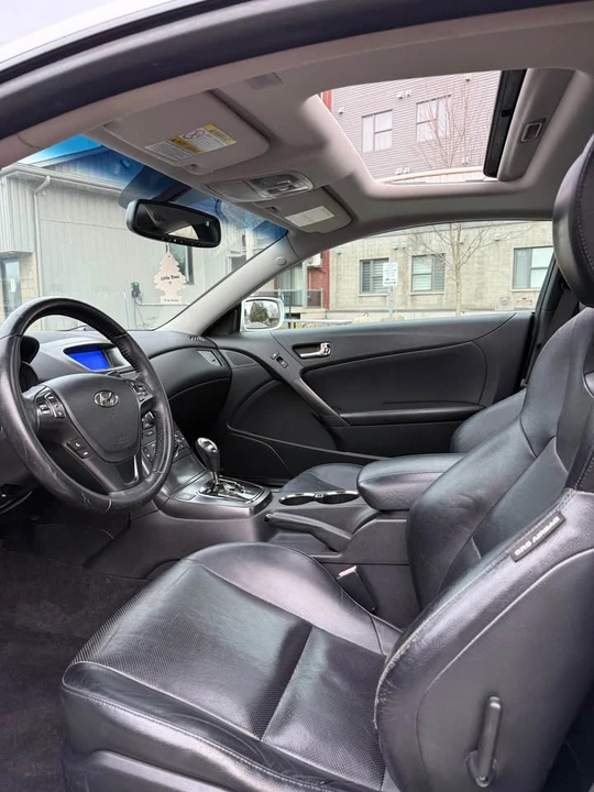 2011 Hyundai Genesis Coupe - Image 10 of 18