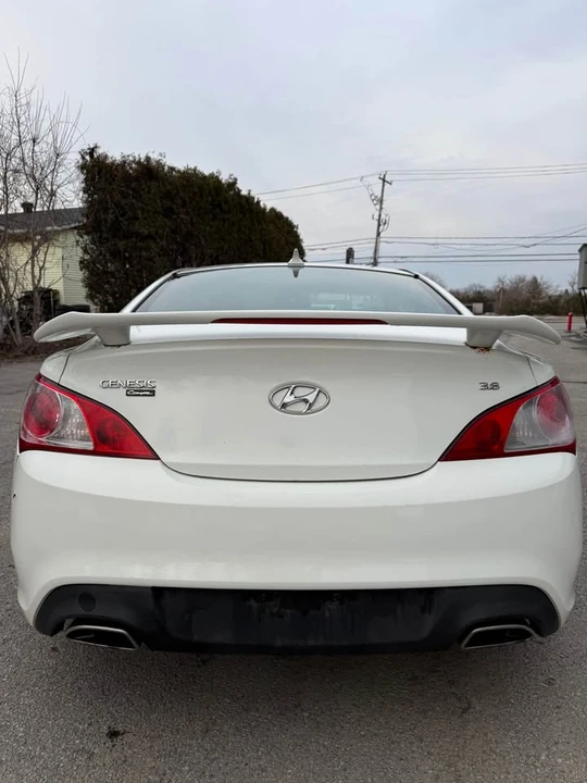 2011 Hyundai Genesis Coupe - Image 3 of 18