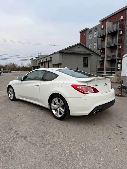 2011 Hyundai Genesis Coupe - Image 2 of 18