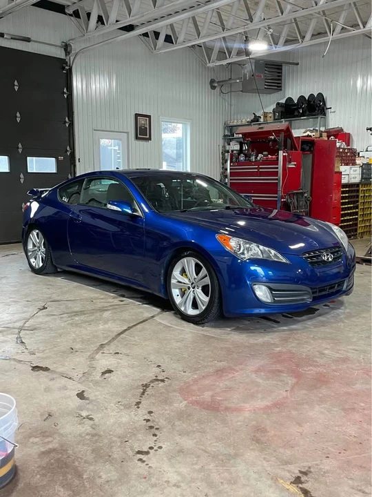 2011 Hyundai Genesis Coupe - Image 2 of 8