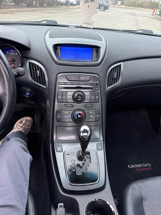 2011 Hyundai Genesis Coupe - Image 12 of 18