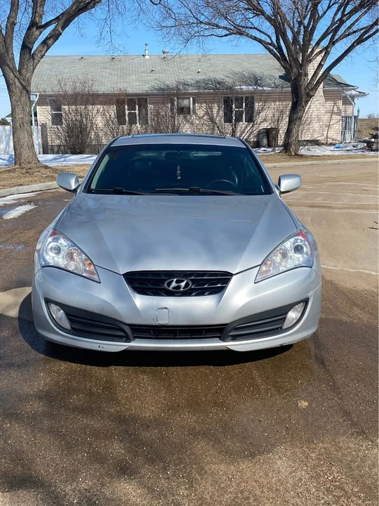 2011 Hyundai Genesis Coupe - Image 5 of 14