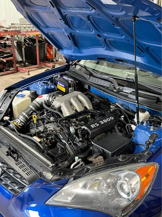 2011 Hyundai Genesis Coupe - Image 4 of 8