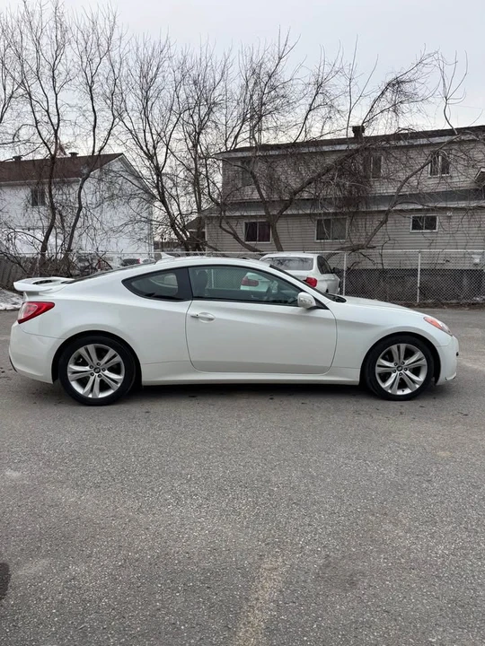 2011 Hyundai Genesis Coupe - Image 6 of 18