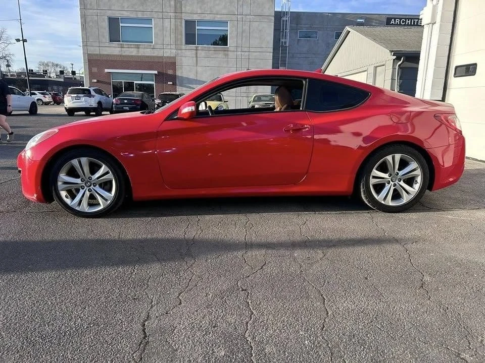 2011 Hyundai Genesis Coupe - Image 3 of 11