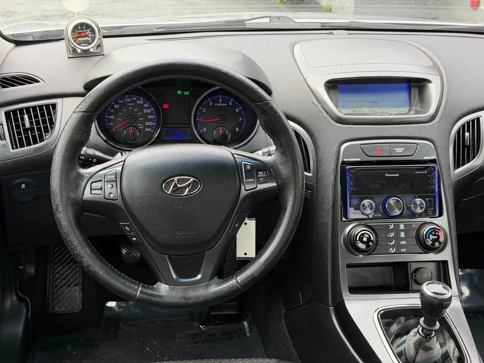 2011 Hyundai Genesis Coupe - Image 14 of 20