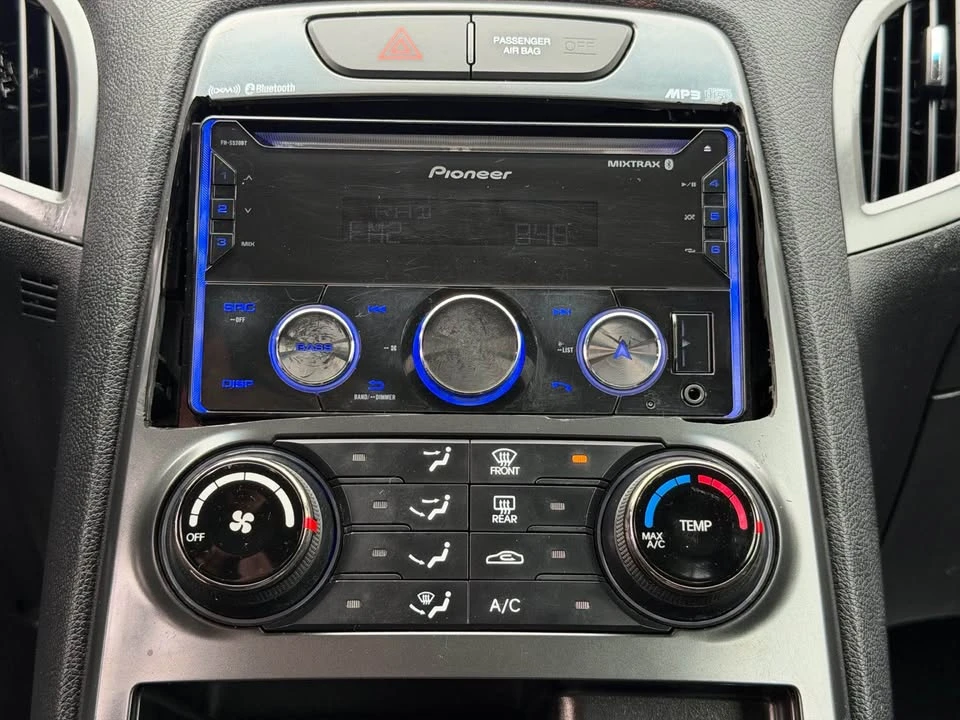 2011 Hyundai Genesis Coupe - Image 18 of 20