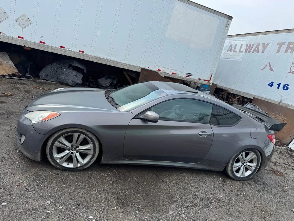 2011 Hyundai Genesis Coupe - Image 2 of 8
