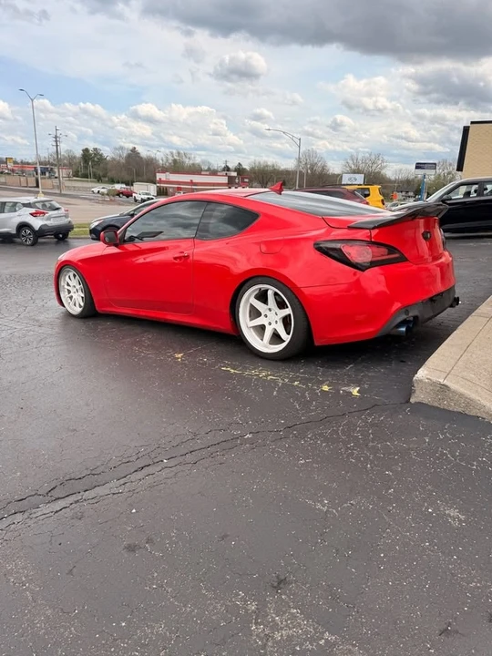 2011 Hyundai Genesis Coupe - Image 2 of 12