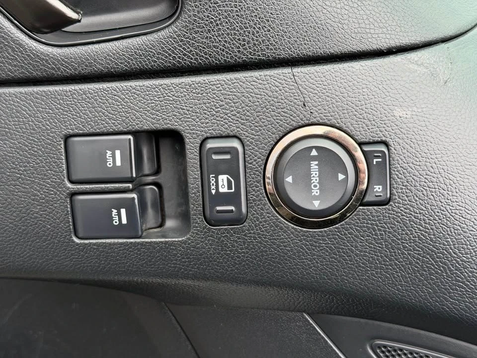 2011 Hyundai Genesis Coupe - Image 17 of 20