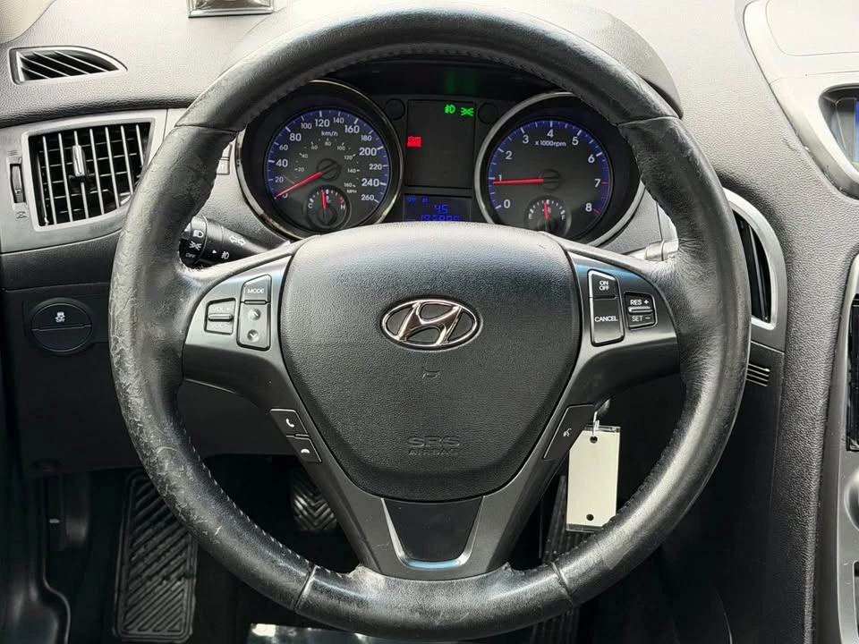 2011 Hyundai Genesis Coupe - Image 15 of 20