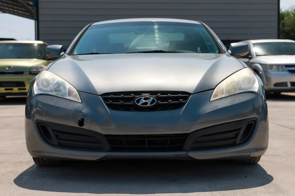 2011 Hyundai Genesis Coupe - Image 10 of 20