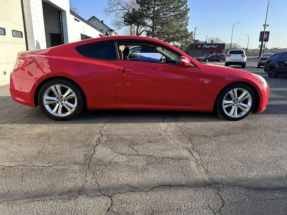 2011 Hyundai Genesis Coupe - Image 4 of 11