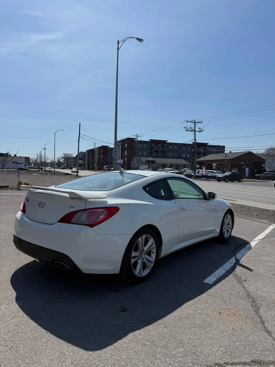 2011 Hyundai Genesis Coupe - Image 5 of 19