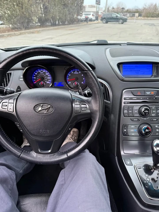 2011 Hyundai Genesis Coupe - Image 12 of 18