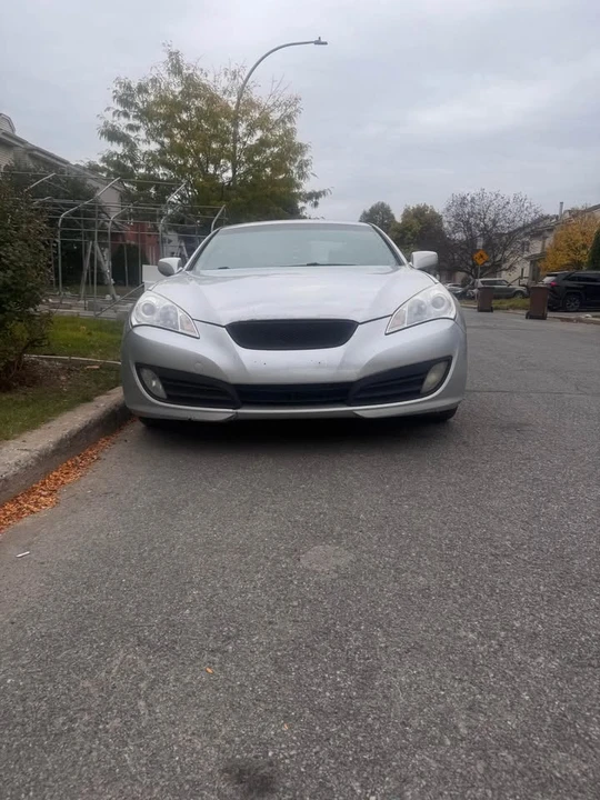 2011 Hyundai Genesis Coupe - Image 2 of 4