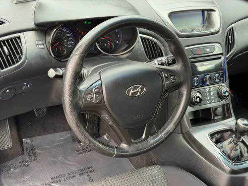 2011 Hyundai Genesis Coupe - Image 11 of 18