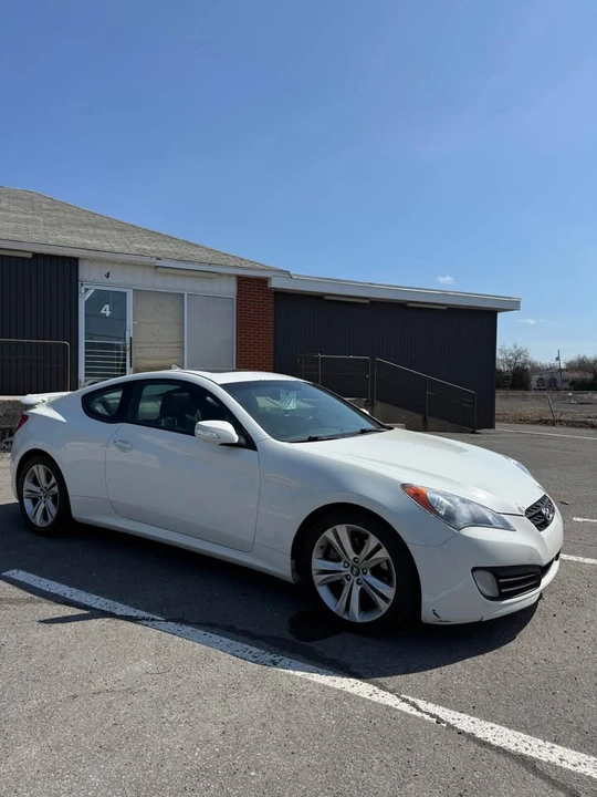 2011 Hyundai Genesis Coupe - Image 7 of 19