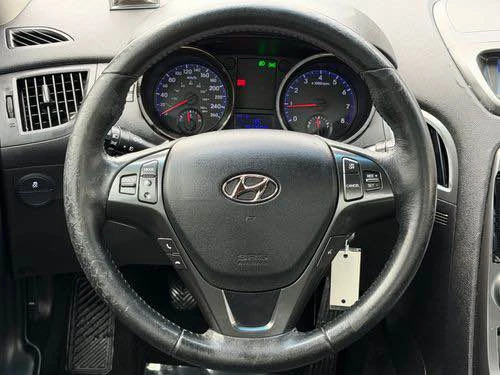 2011 Hyundai Genesis Coupe - Image 9 of 18