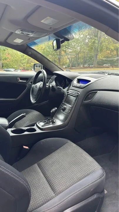 2011 Hyundai Genesis Coupe - Image 9 of 9