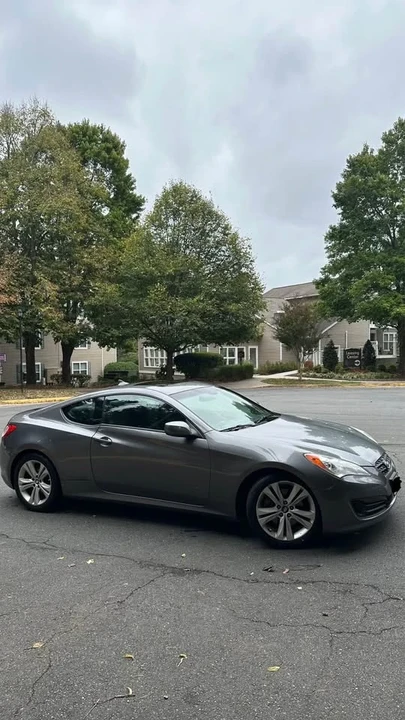 2011 Hyundai Genesis Coupe - Image 2 of 9