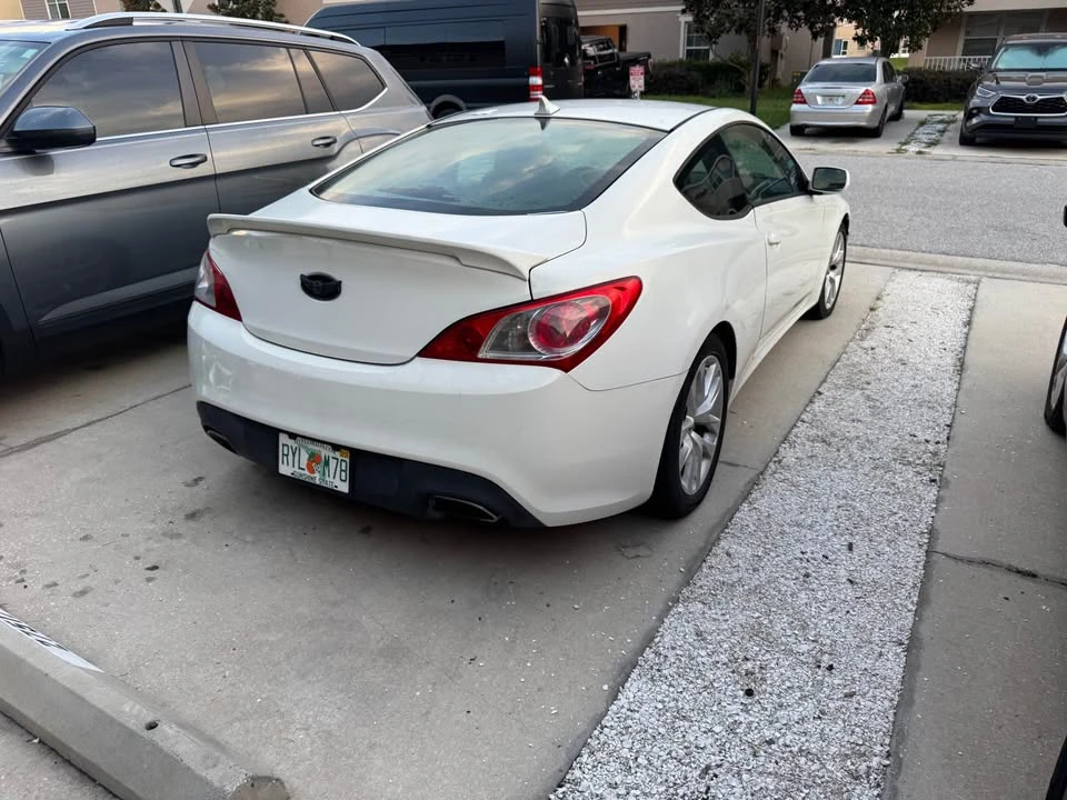 2011 Hyundai Genesis Coupe - Image 2 of 9