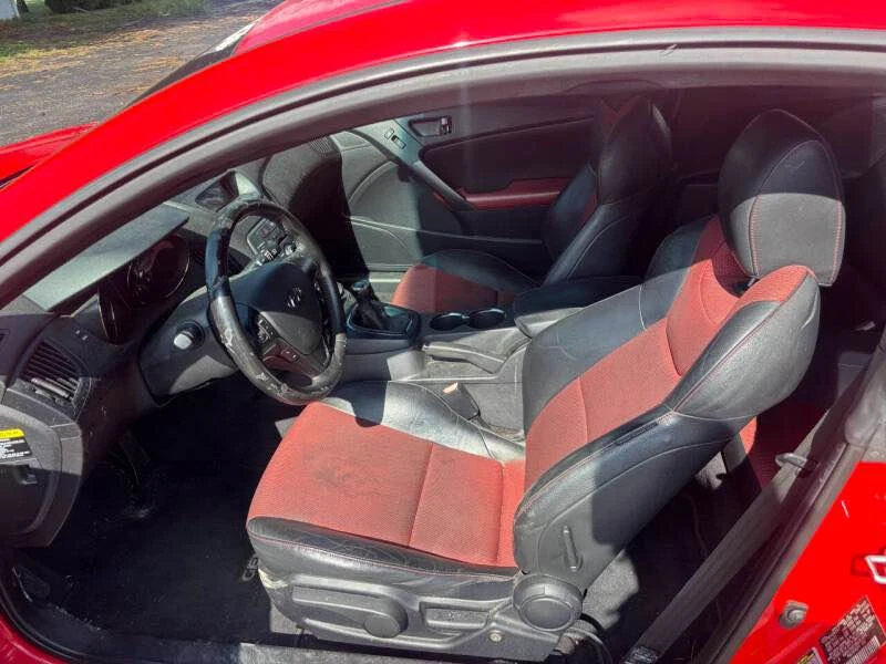 2011 Hyundai Genesis Coupe - Image 6 of 8