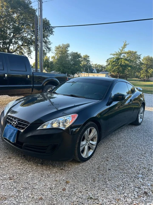 2011 Hyundai Genesis Coupe - Image 2 of 19