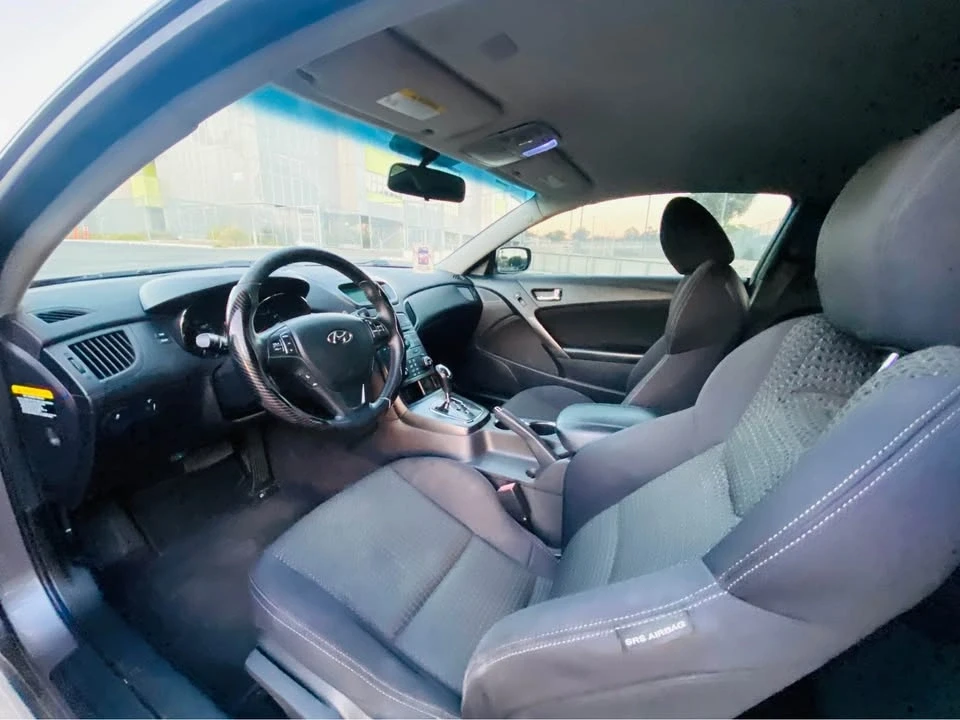 2011 Hyundai Genesis Coupe - Image 9 of 18