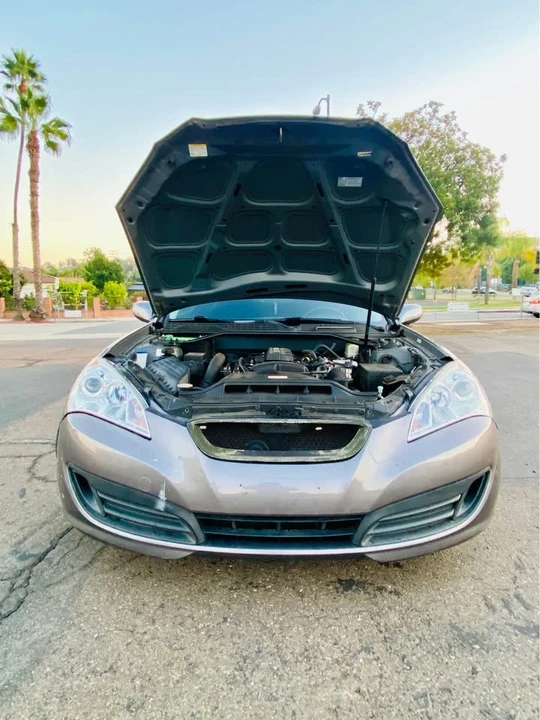 2011 Hyundai Genesis Coupe - Image 16 of 18