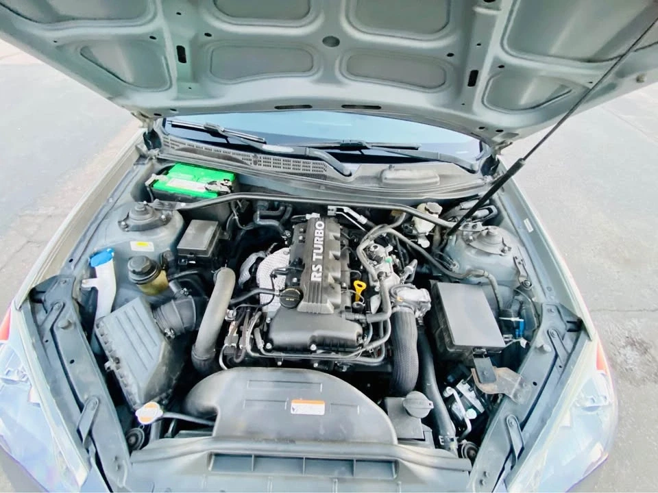 2011 Hyundai Genesis Coupe - Image 15 of 18