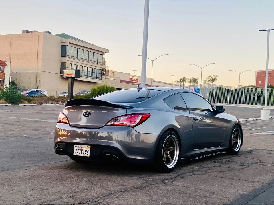 2011 Hyundai Genesis Coupe - Image 2 of 18
