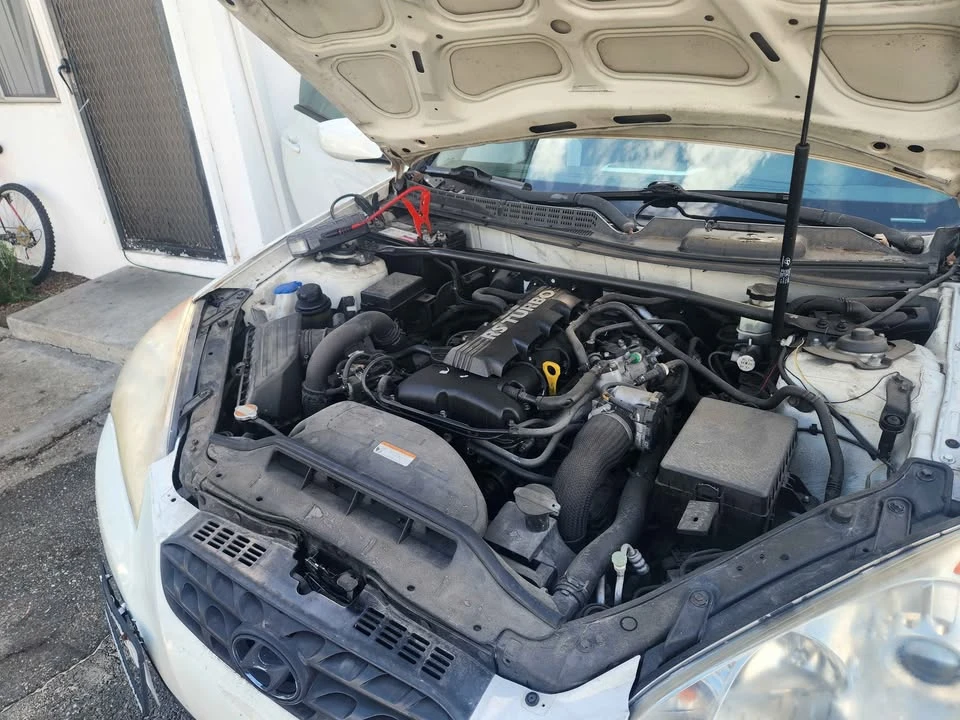 2011 Hyundai Genesis Coupe - Image 3 of 4