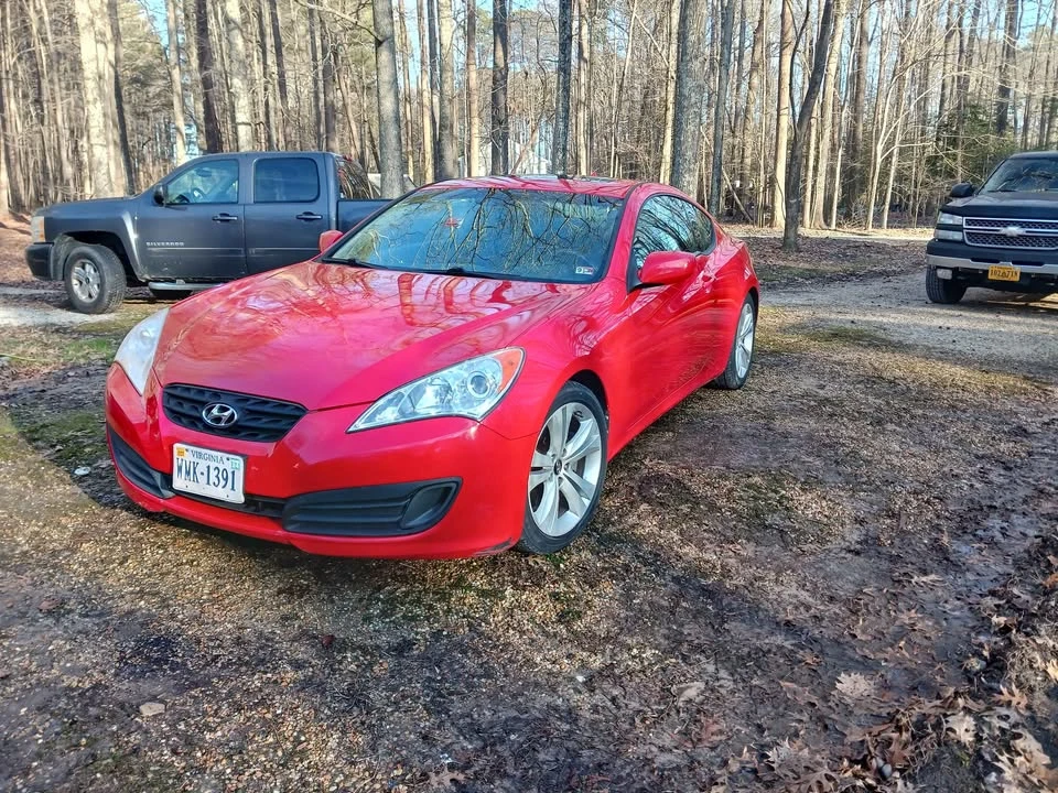 2011 Hyundai Genesis Coupe - Image 2 of 9