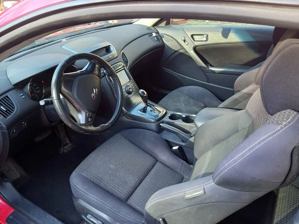 2011 Hyundai Genesis Coupe - Image 4 of 9