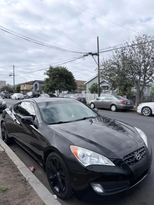 2011 Hyundai Genesis Coupe - Image 4 of 8