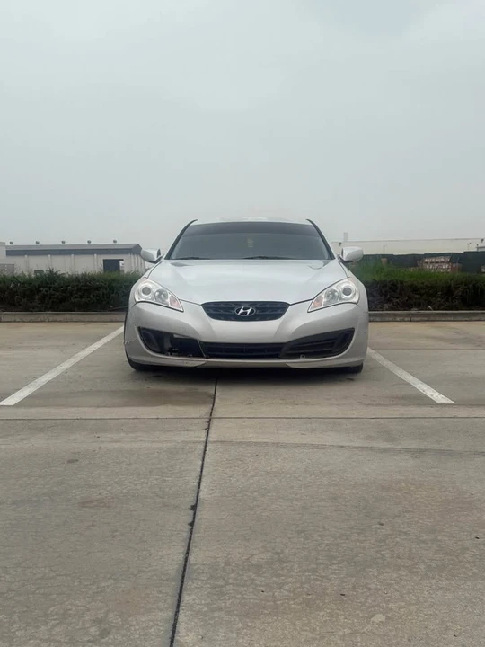 2011 Hyundai Genesis Coupe - Image 3 of 8