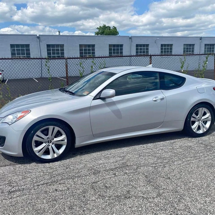 2011 Hyundai Genesis Coupe - Image 2 of 21