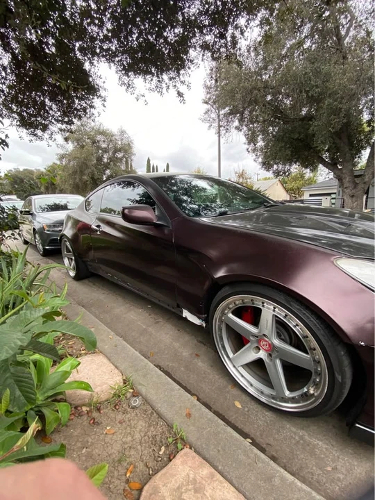 2011 Hyundai Genesis Coupe - Image 5 of 10