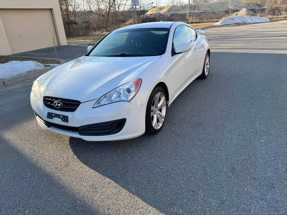 2011 Hyundai Genesis Coupe - Image 6 of 14