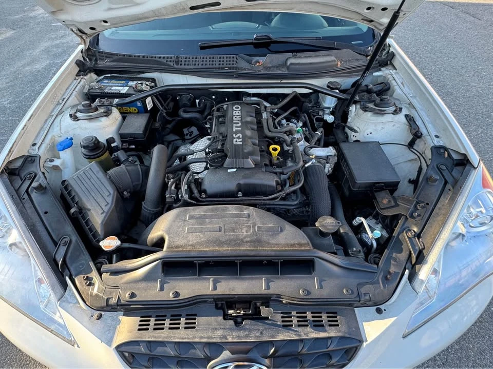 2011 Hyundai Genesis Coupe - Image 13 of 14