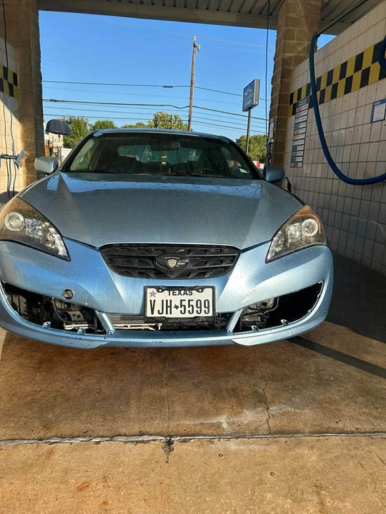 2011 Hyundai Genesis Coupe - Image 2 of 6